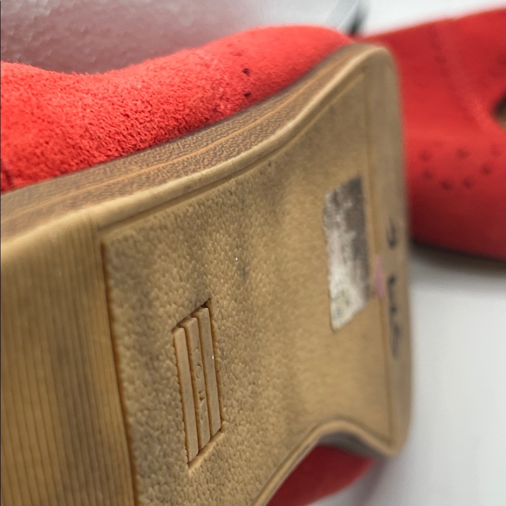 Toms Red Suede Pointed-Toe Flats - Picture 5 of 8